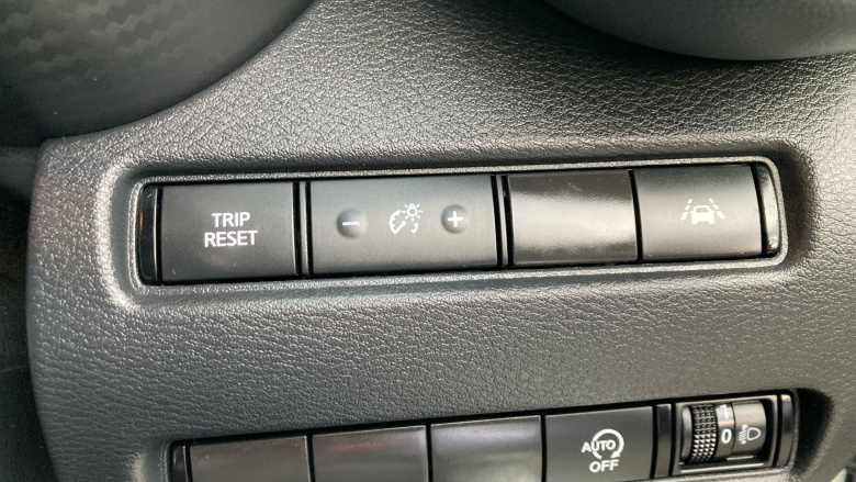 Nissan Juke 1.0 DiG-T 114 N-Connecta 5dr Petrol Hatchback